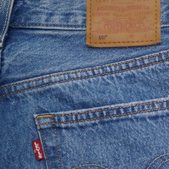 Levi's 501 Ladies Size 25/32 Button Front Distressed Light Wash Blue Jeans - Picture 10 of 16